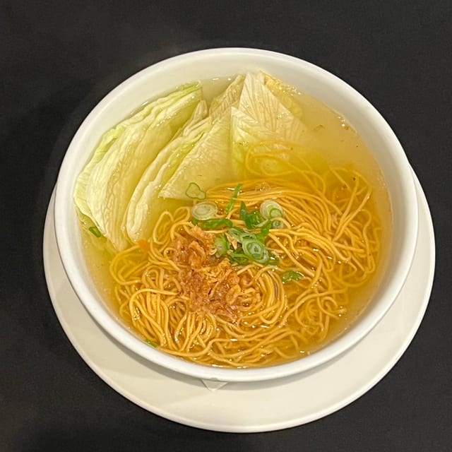 E10. No Meat Egg Noodle Soup.