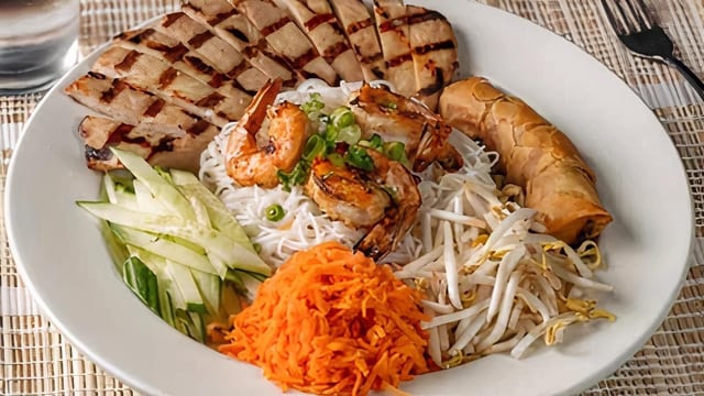 8. Combination Platter.