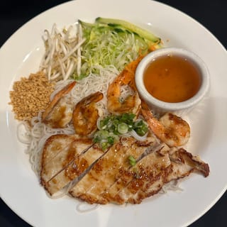 4. Grilled Chicken & Shrimp Platter